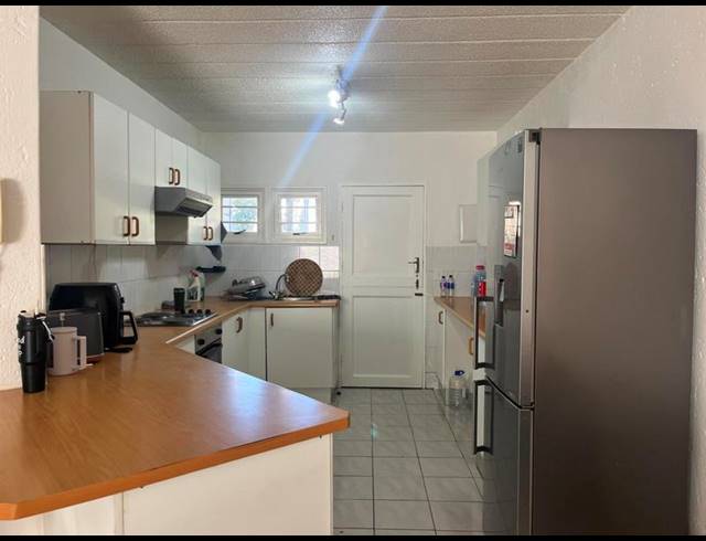 2 BEDROOM PROPERTY TO RENT IN SANDTON CBD
